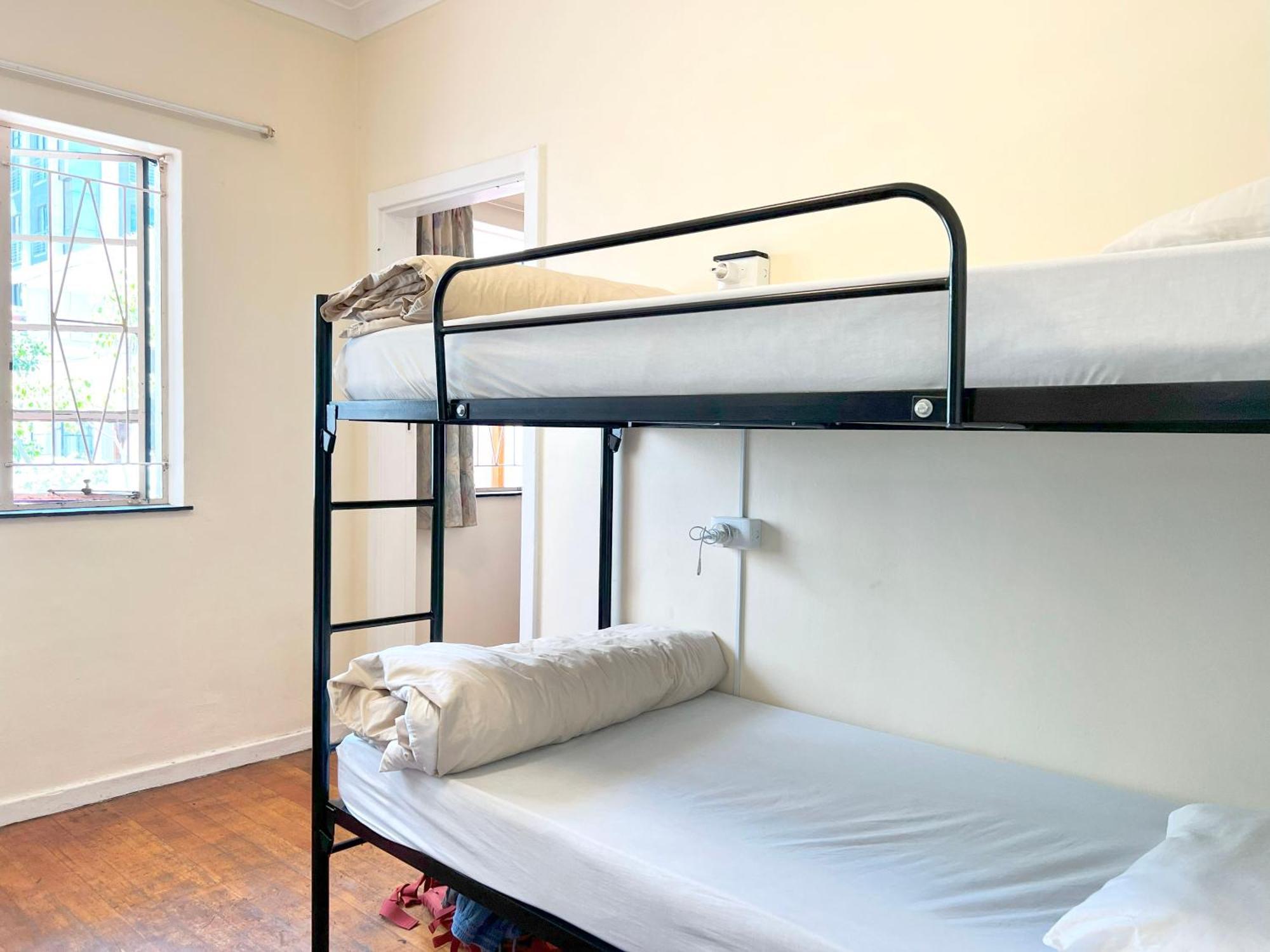 Хостел Long Street Backpackers (Adults Only) Кейптаун Экстерьер фото