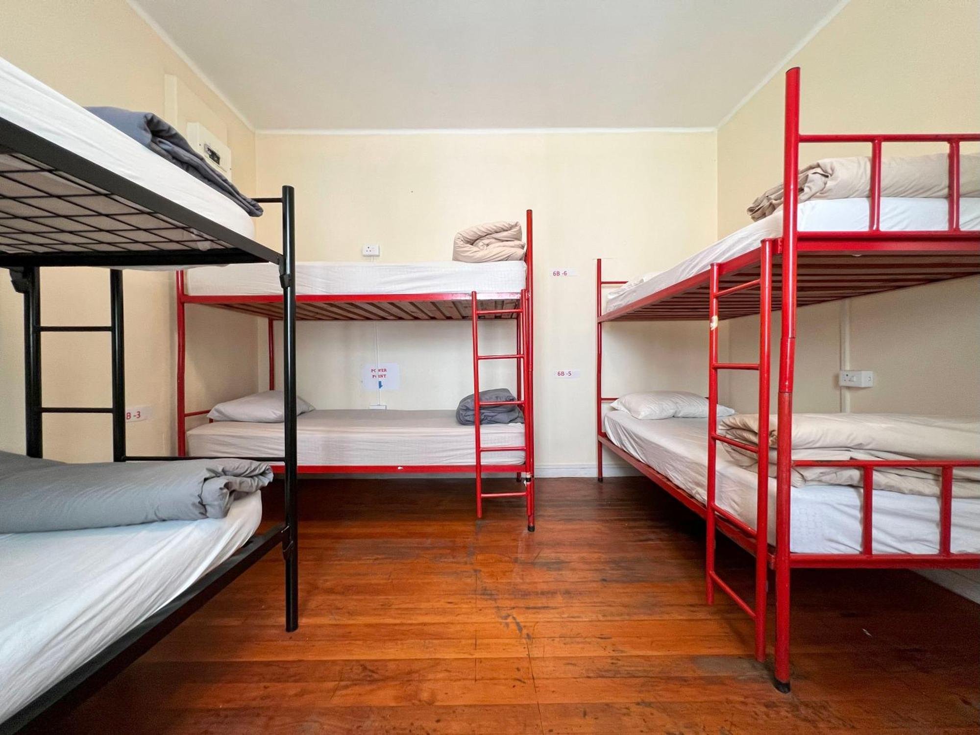 Хостел Long Street Backpackers (Adults Only) Кейптаун Экстерьер фото