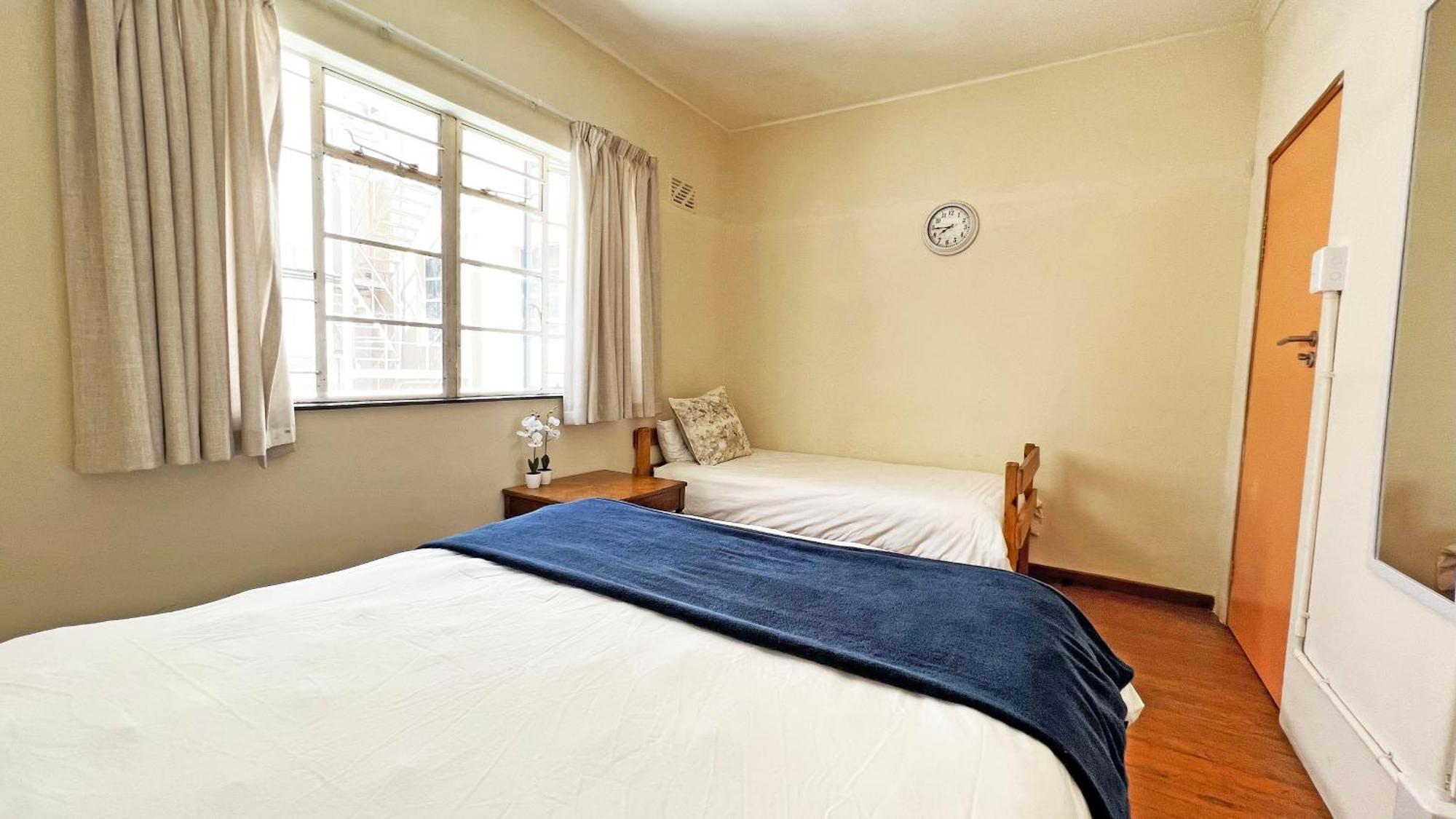 Хостел Long Street Backpackers (Adults Only) Кейптаун Экстерьер фото
