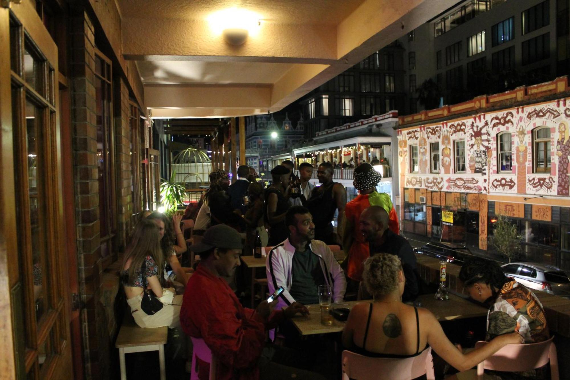 Хостел Long Street Backpackers (Adults Only) Кейптаун Экстерьер фото